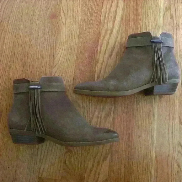 Nine West Willito Taupe Leather Tassel Ankle Bootie - Picture 4 of 11